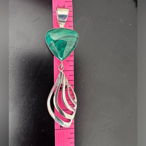 Malachite bead necklace with sterling silver pendant by Jay King - Picture 8 of 8